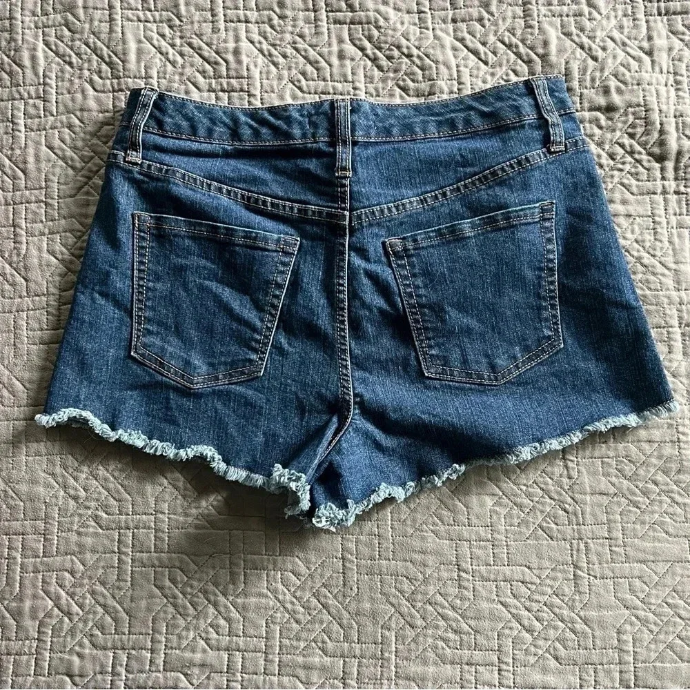 Refuge Denim Jean Shorts Frayed Hem Stretch‎ Size 10 Festival